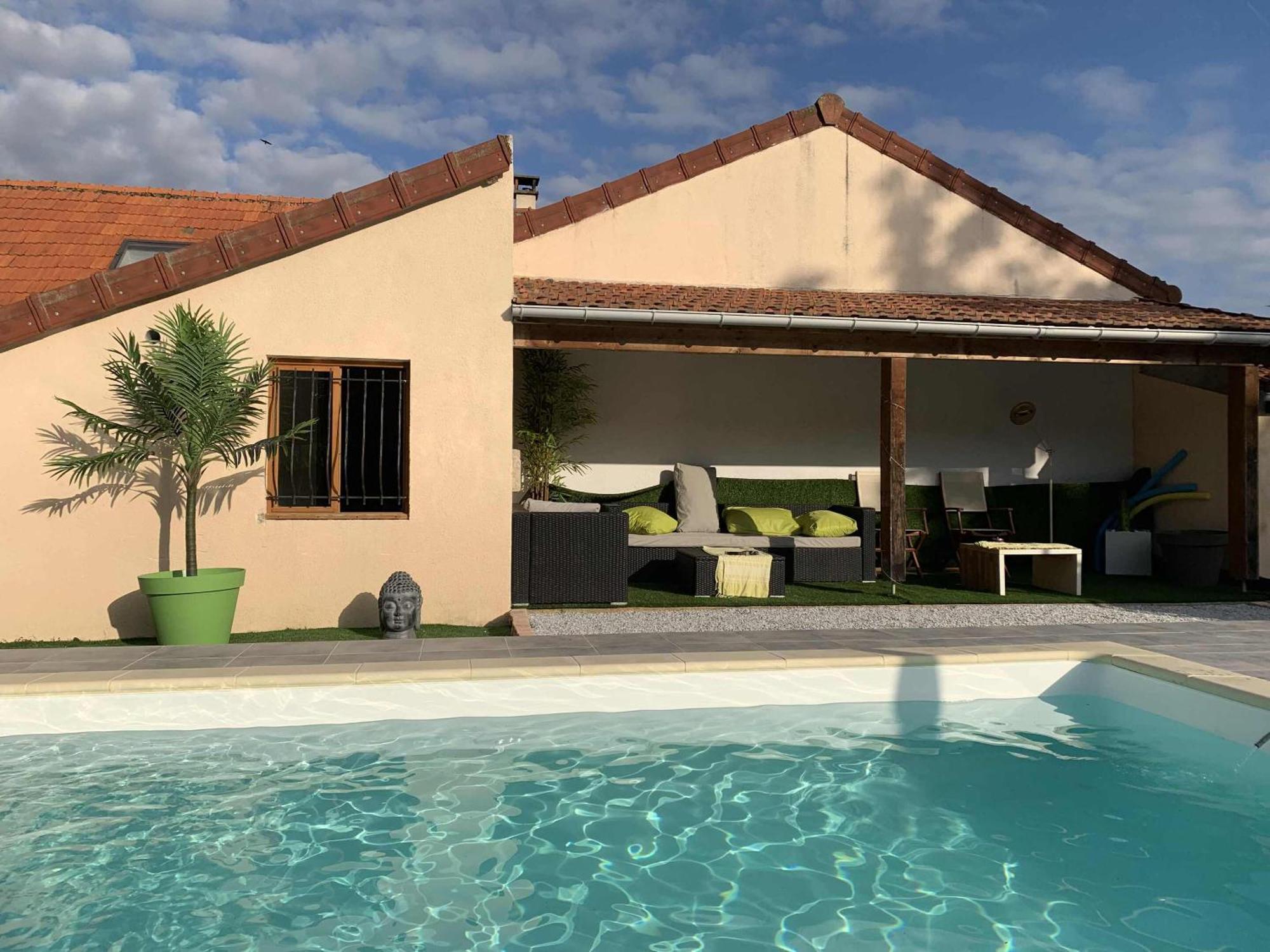 Maison Piscine Et Jacuzzi Saint-Germain-des-Fosses 外观 照片